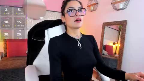 Snapshot of emeralda_co chatting on 11-07-25, 01:11 Esmeralda online show from 11-07-25, 01:11