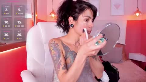 Snapshot of emeralda_co chatting on 11-19-25, 04:51 Esmeralda online show from 11-19-25, 04:51