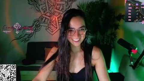 Snapshot of emi_roberts chatting on 05-12-26, 11:57 Emmily Roberts online show from 05-12-26, 11:57