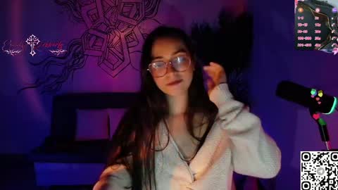 Snapshot of emi_roberts chatting on 06-08-26, 01:50 Emmily Roberts online show from 06-08-26, 01:50