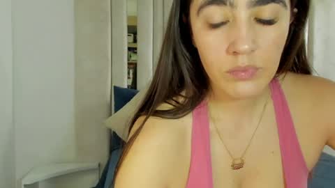 Snapshot of emi_royse chatting on 04-29-26, 06:25 emi_royse online show from 04-29-26, 06:25