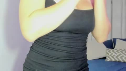 Snapshot of emi_royse chatting on 05-15-26, 11:12 emi_royse online show from 05-15-26, 11:12