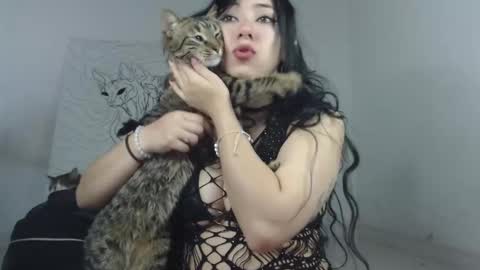 Antonella  online show from 10-31-25, 10:22