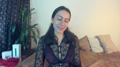 Snapshot of emigomez_ chatting on 02-05-25, 08:04 Emilia Gomez online show from 02-05-25, 08:04