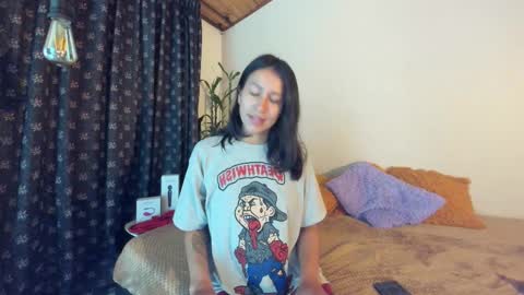 Snapshot of emigomez_ chatting on 02-09-25, 10:53 Emilia Gomez online show from 02-09-25, 10:53