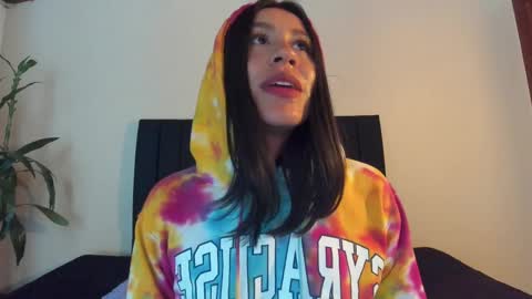 Snapshot of emigomez_ chatting on 02-19-25, 02:44 Emilia Gomez online show from 02-19-25, 02:44