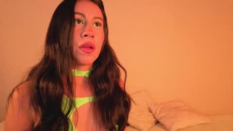 Snapshot of emigomez_ chatting on 10-03-25, 01:52 Emilia Gomez online show from 10-03-25, 01:52