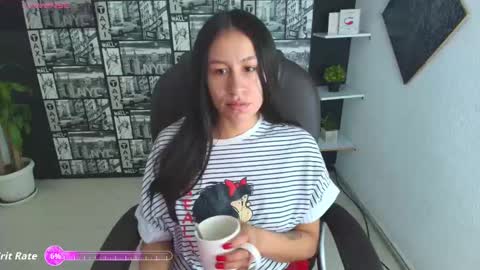 Snapshot of emigomez_ chatting on 10-07-25, 01:41 Emilia Gomez online show from 10-07-25, 01:41