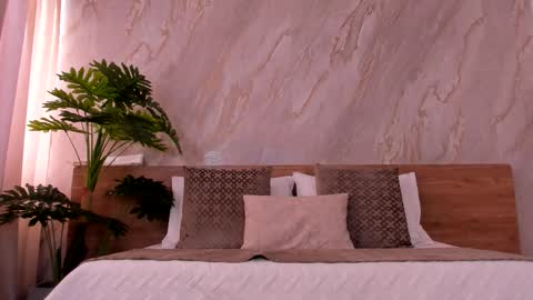 Emily online show from 11-24-25, 12:16