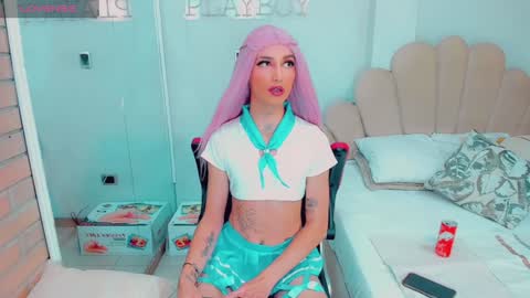 Snapshot of emiilysaenzz chatting on 12-10-24, 09:54 EmillySaenz online show from 12-10-24, 09:54