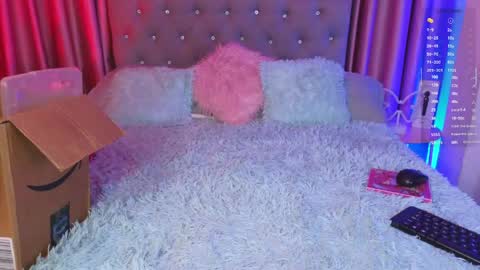 Snapshot of emiiscoot_1 chatting on 05-29-26, 01:25 Emily online show from 05-29-26, 01:25