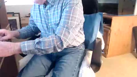 Snapshot of emil_karpo chatting on 12-18-25, 03:29 Terrance1st online show from 12-18-25, 03:29