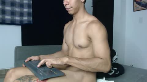 Snapshot of emile_239 chatting on 06-04-26, 03:12 emile_239 online show from 06-04-26, 03:12