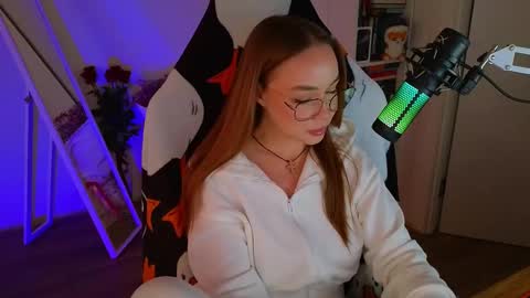 Emili online show from 03-11-25, 12:17