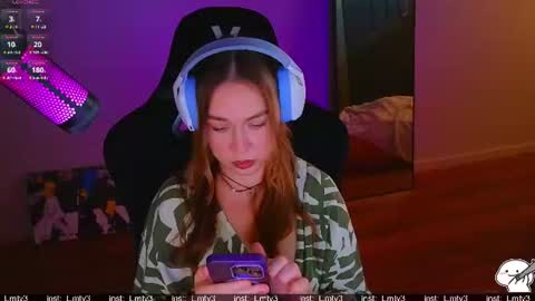 Emili online show from 06-17-26, 10:06