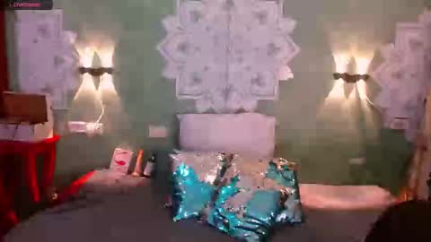 Emili roux online show from 02-05-25, 05:53