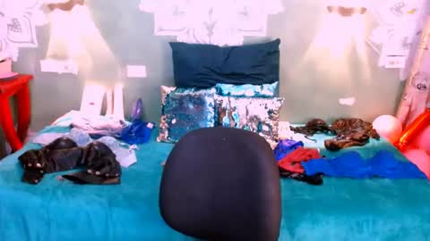 Emili roux online show from 02-19-25, 12:44