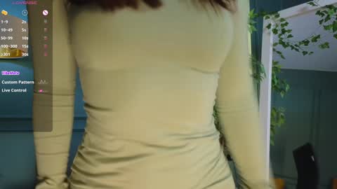 Snapshot of emilia_dream chatting on 12-04-24, 05:00 emilia_dream online show from 12-04-24, 05:00