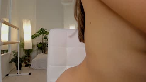 Snapshot of emilia_dream chatting on 01-24-25, 12:42 emilia_dream online show from 01-24-25, 12:42