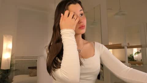 Snapshot of emilia_dream chatting on 01-27-25, 02:57 emilia_dream online show from 01-27-25, 02:57