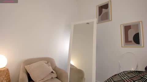 Snapshot of emilia_dream chatting on 02-18-25, 09:53 emilia_dream online show from 02-18-25, 09:53