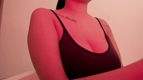 Snapshot of emilia_ghendle chatting on 12-09-24, 04:45 Emilia Big Boobs online show from 12-09-24, 04:45