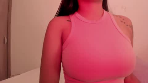 Snapshot of emilia_ghendle chatting on 12-13-24, 10:13 Emilia Big Boobs online show from 12-13-24, 10:13