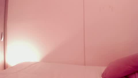 Snapshot of emilia_ghendle chatting on 12-16-24, 01:21 Emilia Big Boobs online show from 12-16-24, 01:21