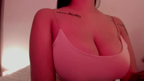 Snapshot of emilia_ghendle chatting on 01-13-25, 12:41 Emilia Big Boobs online show from 01-13-25, 12:41