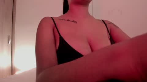 Snapshot of emilia_ghendle chatting on 01-27-25, 07:13 Emilia Big Boobs online show from 01-27-25, 07:13