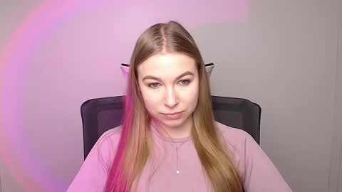 Emilia online show from 02-08-25, 06:12