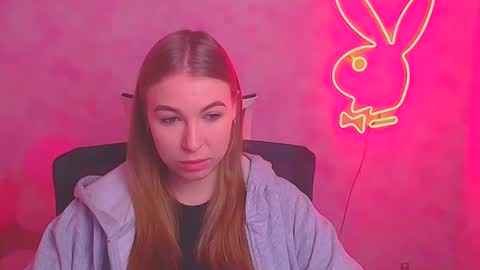 Emilia online show from 02-21-25, 06:07