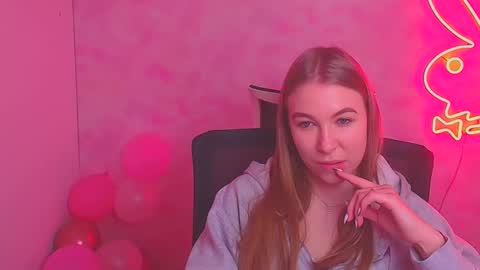 Emilia online show from 02-21-25, 09:13