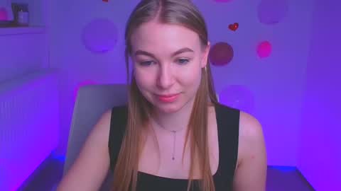 Emilia online show from 03-07-25, 03:18