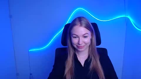 Emilia online show from 09-10-25, 05:18