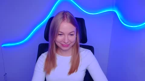 Emilia online show from 09-18-25, 05:09