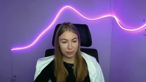 Emilia online show from 10-03-25, 06:43