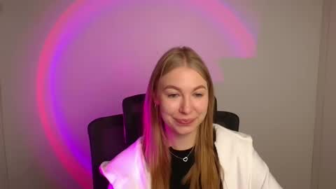 Emilia online show from 10-25-25, 05:37