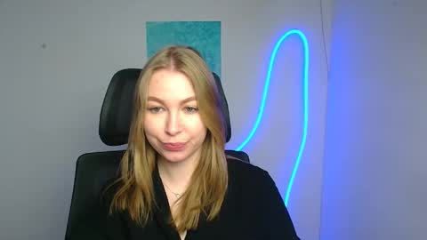 Emilia online show from 04-05-26, 11:29