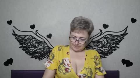 EmiliaGree online show from 04-15-26, 05:42