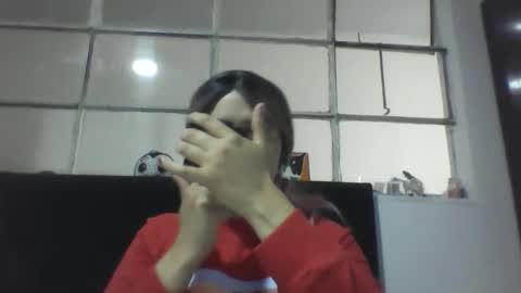 Snapshot of emiliahoney chatting on 12-18-25, 08:48 emiliahoney online show from 12-18-25, 08:48