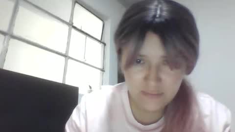 Snapshot of emiliahoney chatting on 01-05-26, 06:44 emiliahoney online show from 01-05-26, 06:44