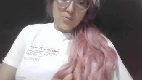 Snapshot of emiliahoney chatting on 01-16-26, 09:41 emiliahoney online show from 01-16-26, 09:41