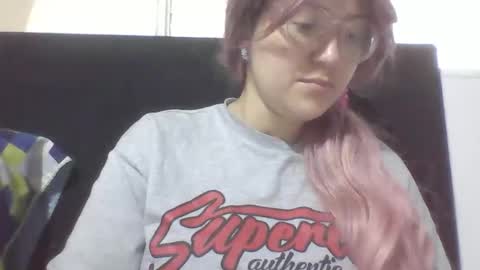 Snapshot of emiliahoney chatting on 01-17-26, 01:16 emiliahoney online show from 01-17-26, 01:16