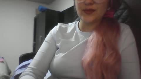 Snapshot of emiliahoney chatting on 07-03-26, 09:21 emiliahoney online show from 07-03-26, 09:21
