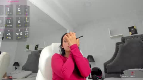 EmiliaRose online show from 09-18-25, 10:01