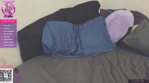 Snapshot of emiliefoxx chatting on 12-03-24, 03:09 emilie foxx online show from 12-03-24, 03:09