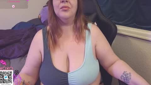 Snapshot of emiliefoxx chatting on 03-10-25, 03:20 emilie foxx online show from 03-10-25, 03:20