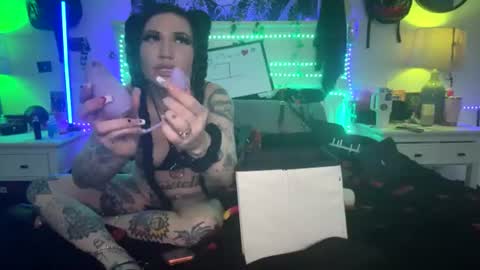 Snapshot of emilietreez chatting on 07-15-26, 03:56 emilietreez online show from 07-15-26, 03:56