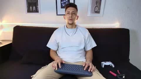Snapshot of emiliocum_24 chatting on 06-15-26, 11:51 EMILIOCUM online show from 06-15-26, 11:51